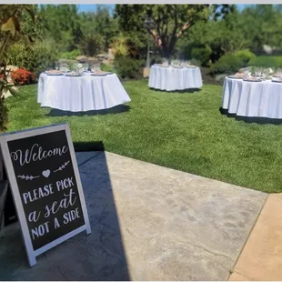 Tables, linens and water glasses