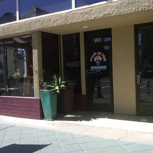 the entrance to a mexican restaurant