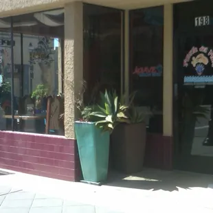 the front of a mexican restaurant