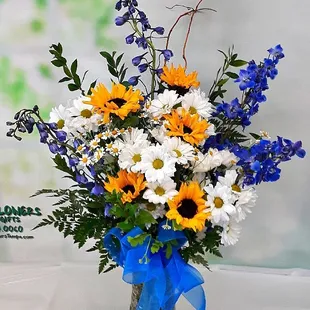 https://fiestaflowersaz.com/product/sunflower-tribute-v-1113/