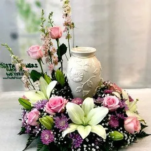 English Garden Urn Wreathe