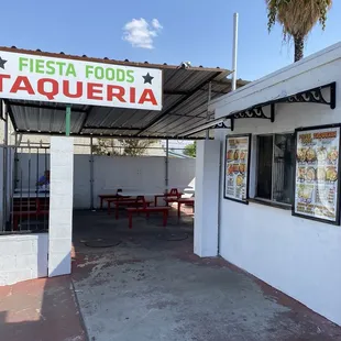 Front of restaurant and covered seating area