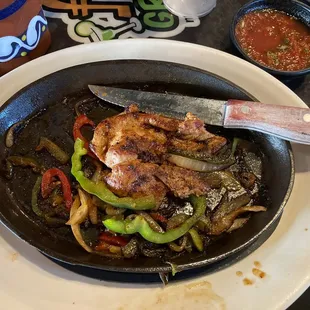 Prime pork with onions and green bell pepper