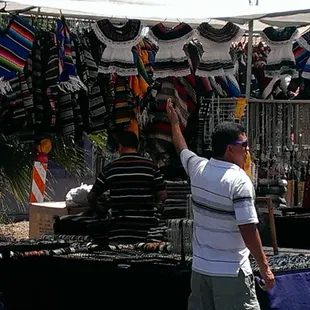 Vendors and crafts