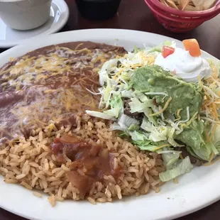 Yum! This is the &quot;Dos&quot; combination platter - cheese enchiladas and a tostada.