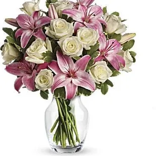 This is an example of what I ordered from Pioneer Flowers in Artesia, CA.
