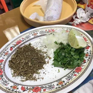 Menudo accoutrements