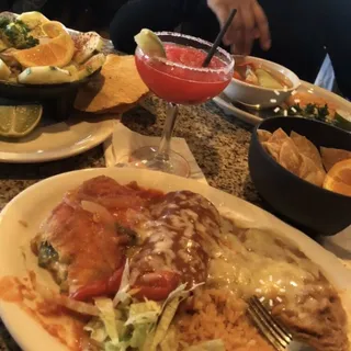 #9 ENCHILADA Y CHILE RELLENO