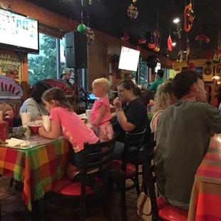 Live music... The key to my heart! Oh yeah... And $2.50 32 oz beers!