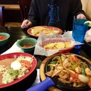 The shrimp fajitas were beyond reproach! I highly recommend them.