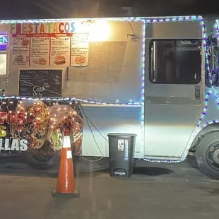 This unassuming food truck has my favorite tacos in Indy.