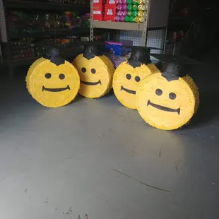 Graduation emojis piñata