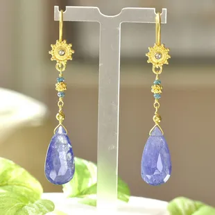 16 cts Tanzanoite, Blue Diamond, Diamond earrings In 18K Yellow Gold