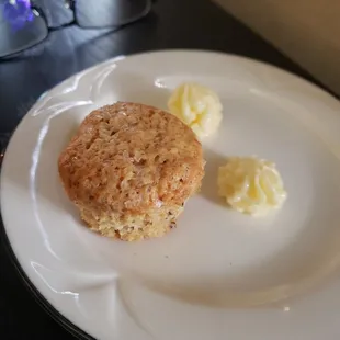 Orange nut mini-muffin that made me very happy