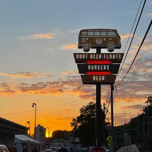 Always catch the best sunsets at the burger bar!