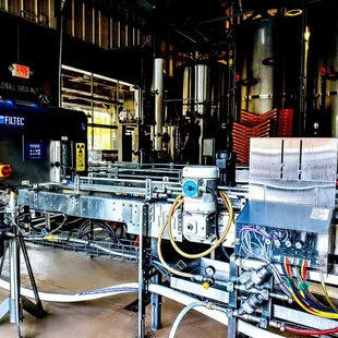 Canning machine