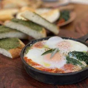 Baked eggs with mushrooms