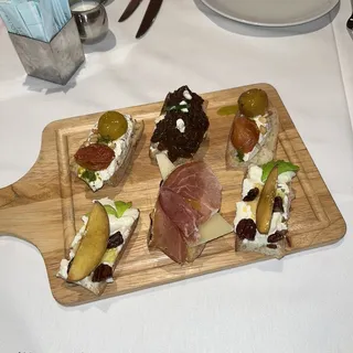 Choice of 6 Crostini