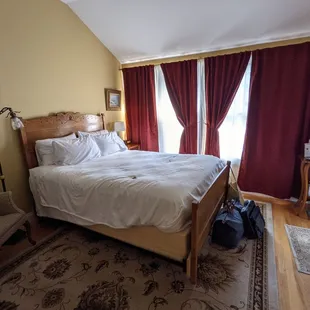 1st floor room with private entrance