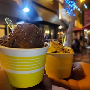 Outside enjoying their chocolate and oreo gelato, it was just alriiiiight