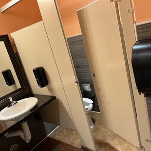 Very clean bathrooms!!!