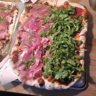 Fig & Prosciutto Pizza