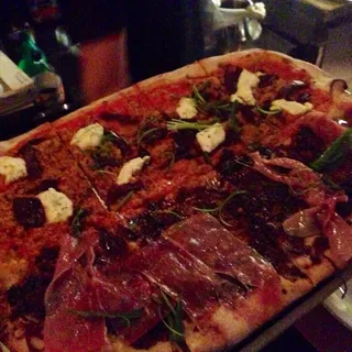 Spicy Chicken Sausage Pizza