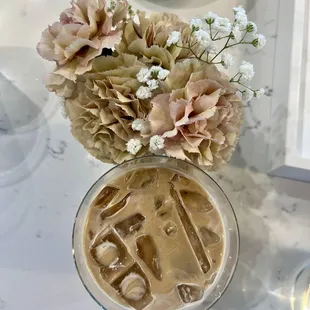 Iced vanilla latte