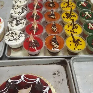 cupcakes, food, dessert