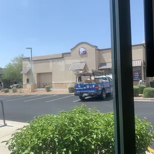 Taco Bell right next-door