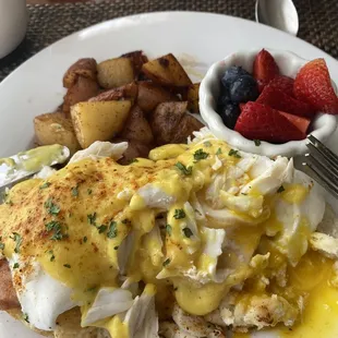 eggs benedict and potatoes