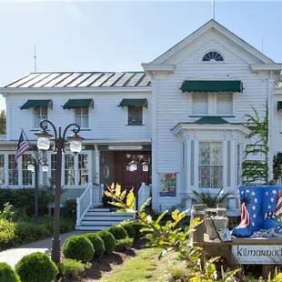 Filibuster&apos;s is located in the main building of the Kilmarnock Inn