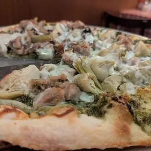 Chicken artichoke pizza