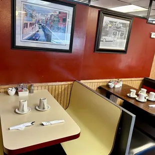 sushi and sashimi, interior