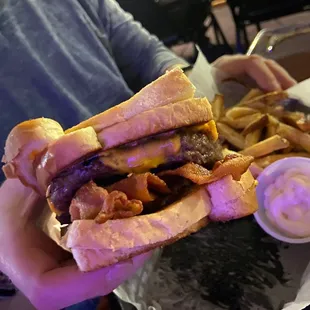 Grilled cheese burger