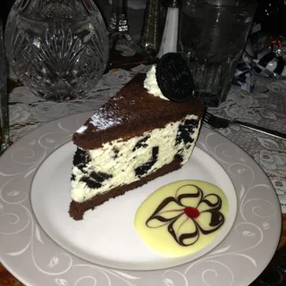 Slice-Cookies N Cream Cake