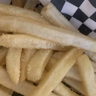 Garlic Parmesan Fries ($6)