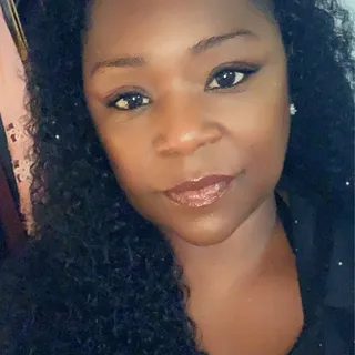 Chryl C.