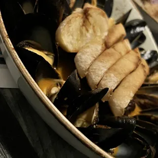 Steamed Mussels