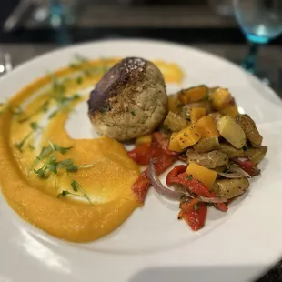 Crab cake with butternut squash purée and hash