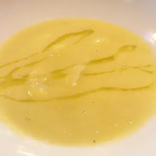 Sweet Corn Soup / Jumbo Lump Crab Meat / Truffle Oil