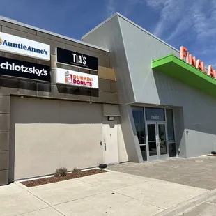 Side Entrance to Final Approach