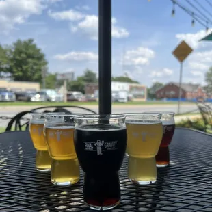 They don't do flights but you can do reasonably priced 6oz pours to make your own flight!