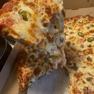 XL-Large Pizza with 3 Toppings, Toppings Not falling off! Good pizza pie