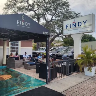 Front outside Patio at Findys Cigar and Hookah Lounge