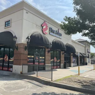 the outside of the restaurant