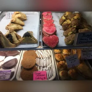 Black &amp; White (Half Moon) Cookies $1.75!  I see you!! NOM!!