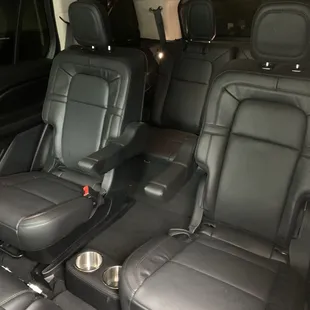 Lincoln Aviator 2nd row seating