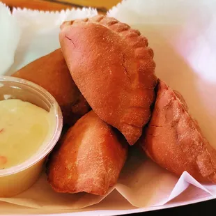 Spicy mini meat pies