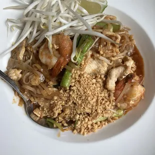 Pad Thai combo with Chicken and scrimp! Yum!